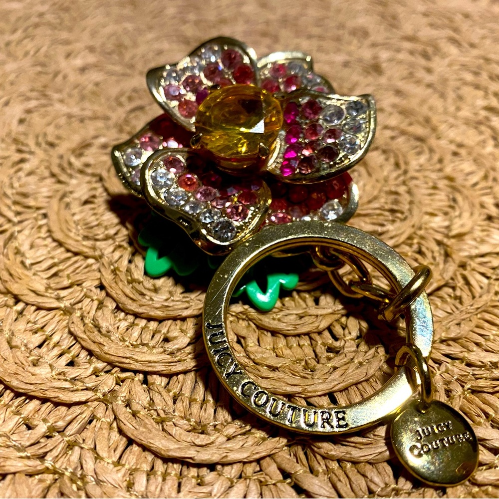 JUICY COUTURE 🌺 Hawaiian Flower Keyring